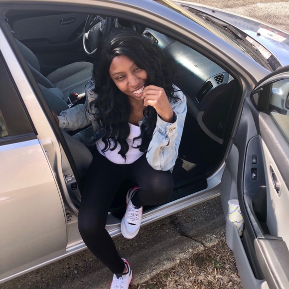 Curly wig - Picture 4 of 5